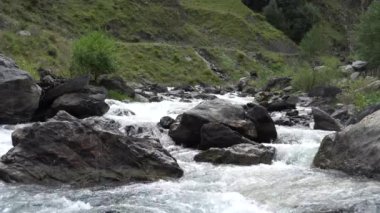 Yukarı Khevsureti 'deki Argun Nehri.
