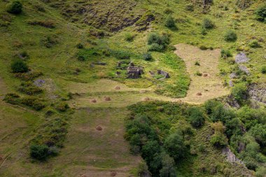 Mutso, tarihi Yukarı Khevsureti 'de, Gürcistan' da bir köy. Georgia