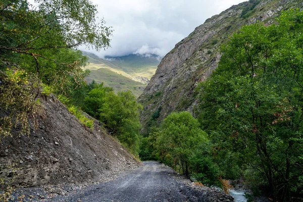 Грязная Дорога Горах Верхнего Хевсурети Грузия Кавказ — стоковое фото