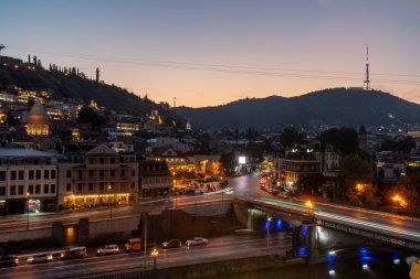 Tiflis, Gürcistan - 14 Ekim 2020: Meidan Meydanı Gece Görüşü, Tiflis, Seyahat