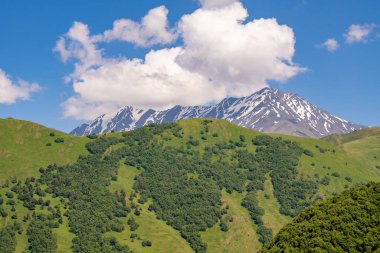 Yukarı Khevsureti, Gürcistan 'ın güzel dağlık manzarası. Seyahat