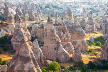Kapadokya 'daki volkanik kaya oluşumları antik Hıristiyanların ikamet ettikleri yer. Seyahat