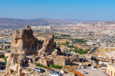 Kapadokya 'daki volkanik kaya oluşumları antik Hıristiyanların ikamet ettikleri yer. Seyahat