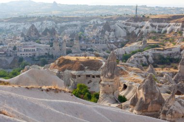 Kapadokya 'daki volkanik kaya oluşumları antik Hıristiyanların ikamet ettikleri yer. Seyahat