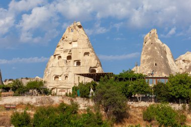 Kapadokya 'daki volkanik kaya oluşumları antik Hıristiyanların ikamet ettikleri yer. Seyahat