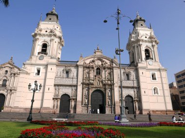 Lima Katedrali manzaralı görünümünü. Plaza Mayor veya Plaza de Armas üzerinde bulunan veya ana kare ve süs Bahçesi tarihi merkezi, Lima, bir Unesco Dünya Mirası olarak
