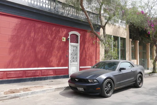 Lima Perú Mayo 2018 Vista Frontal Lateral Ford Mustang Descapotable — Foto de Stock