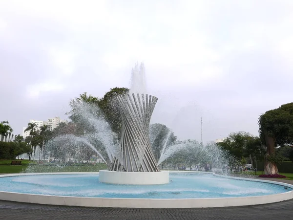 Fuente Giratoria Chorro Agua Circuito Mágico Del Parque Reserva Lima — Foto de Stock