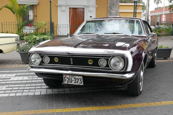 Lima Peru Outubro 2018 Vista Frontal Lateral Uma Maroon Menta — Fotografia de Stock