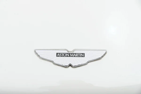 Lima Perú Febrero 2018 Insignia Coche Aston Martin Blanco Perfecto Imagen De Stock
