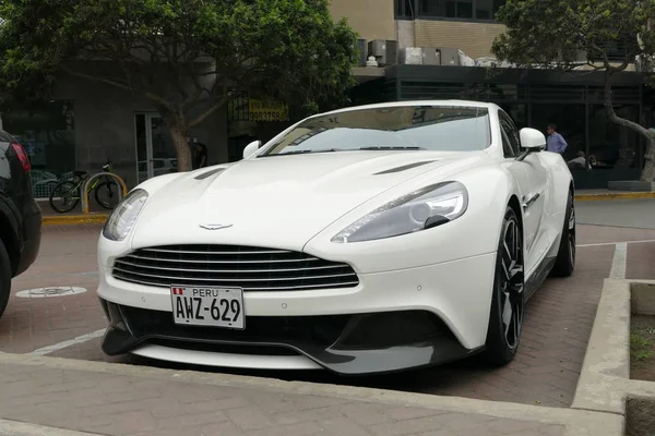 Lima Perú Febrero 2018 Vista Frontal Lateral Aston Martin Vanquish Imagen De Stock