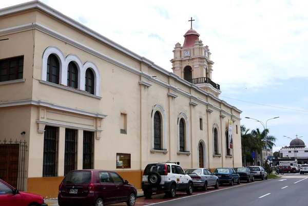 Callao Peru Fevereiro 2018 Vista Traseira Lateral Uma Antiga Igreja — Fotografia de Stock