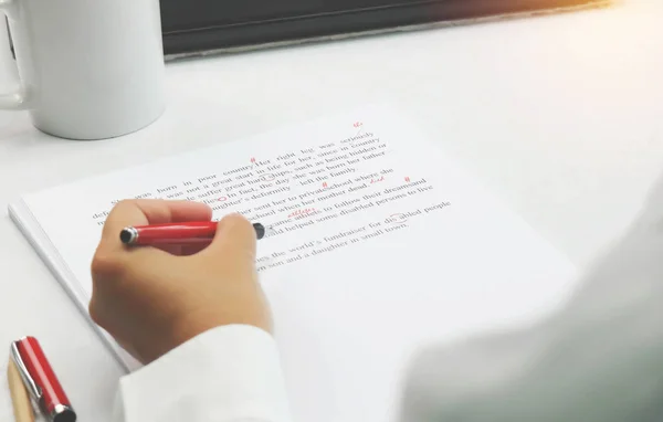 Papel Revisão Mesa Branca Escritório — Fotografia de Stock