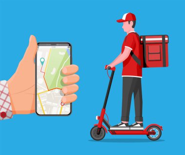 Uygulamalı akıllı telefon ve scooter kullanan adam.