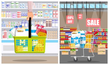 Bir adam alışveriş sepetini yiyecekle tutuyor. Süpermarkette alışveriş arabası. Yüzde indirimi, indirim..