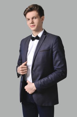 Bir genç çocuk lise portresi.