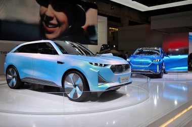 Frankfurt, Almanya - Eylül 2019: gökyüzü mavisi Great Wall Motors Wey-X