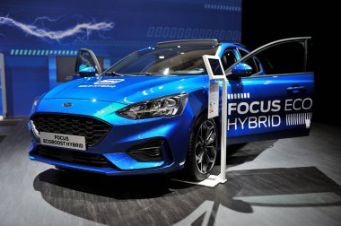 Frankfurt, Almanya - Eylül 2019: mavi Ford Puma Ecoboost hibrid, 