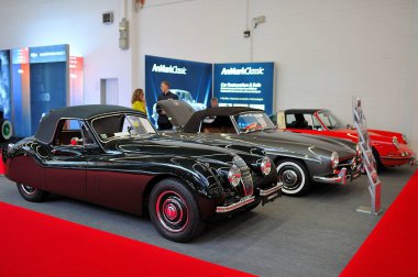 Frankfurt, Almanya - Eylül 2019: retro black cabriolet, Iaa Inter