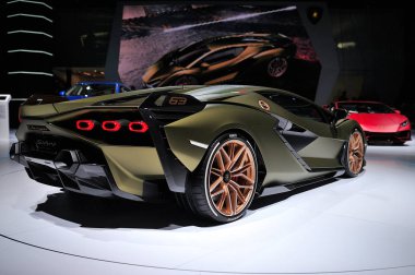 Frankfurt, Almanya - Eylül 2019: sarı altın Lamborghini Sian F