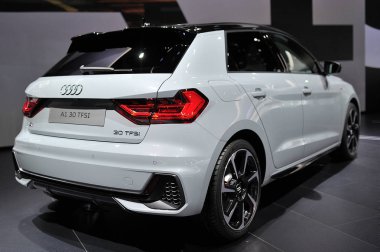 Frankfurt, Almanya - Eylül 2019: Gri Audi A130 Tfsi, Iaa