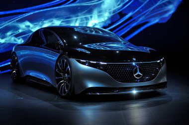 Frankfurt, Almanya - Eylül 2019: gümüş renkli siyah Mercedes Benz Visio