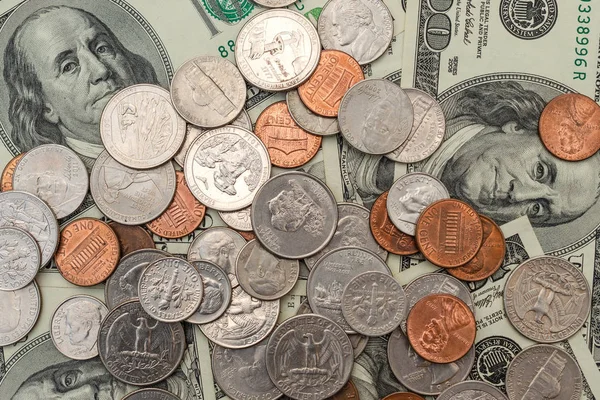 Διαφορετικό Δολάρια Ηπα Κέρματα Και Τραπεζογραμμάτια Των Ηνωμένων Πολιτειών Της — Φωτογραφία Αρχείου