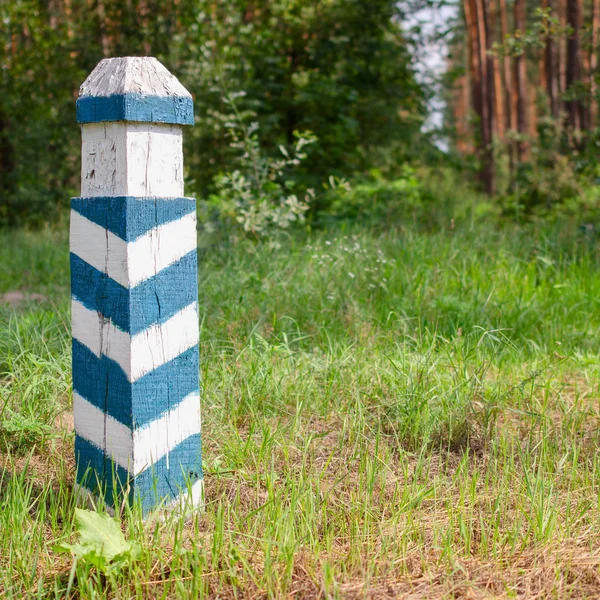 Territorial Sign Wooden Green White Striped Post Forest Forest Area — Stock Photo, Image