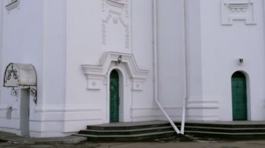 Holy Trinity Katedrali Kiev parçası. Aşağı yukarı vurdu. Kubbe ile.