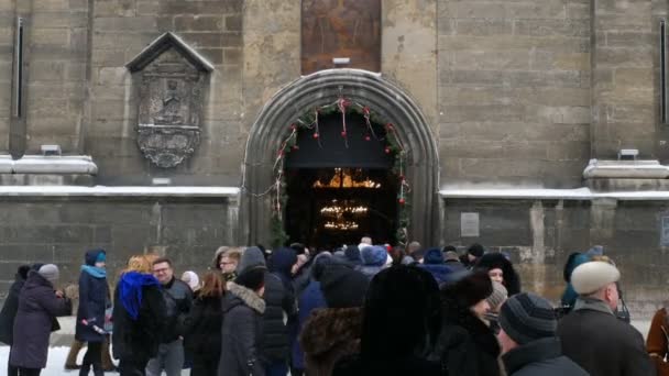 Lviv Ucrania Enero 2019 Una Gran Multitud Personas Salen Vienen — Vídeos de Stock