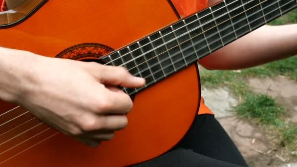 Performance Musician Guitarist Plays His Fingers Acoustic Wooden Guitar Outdoors — Stock Video