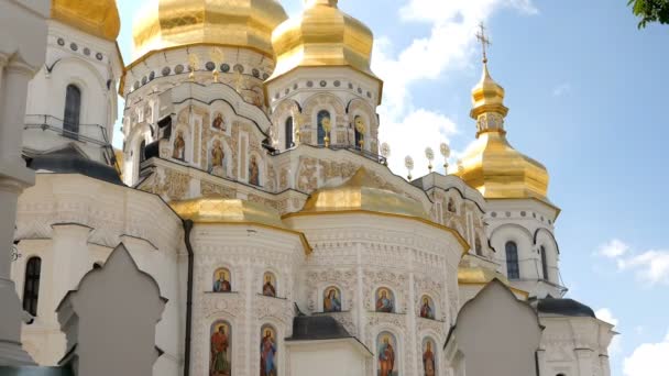 Ortodoks Hıristiyan Manastırı Katedral Kiliselerin Altın Kubbeleri Kiev Pechersk Lavra — Stok video