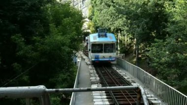Kiev, Ukrayna, Haziran 2019: - Füniküler veya teleferik, hangi toplu taşıma için kullanmak, Kiev Ukrayna raylar üzerinde gidiyor.