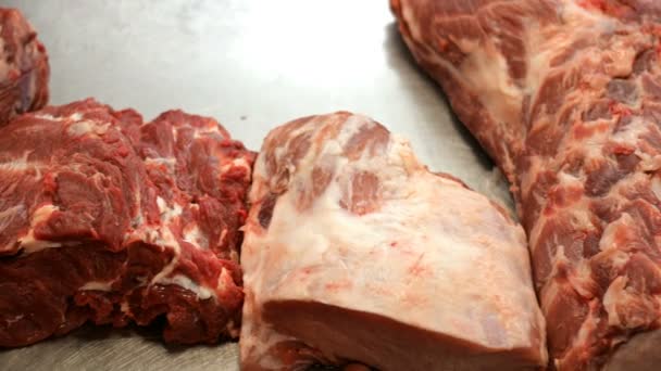 Mostra Com Variedade Carnes Cruas Bacon Banha Mercado Rua Mercado — Vídeo de Stock