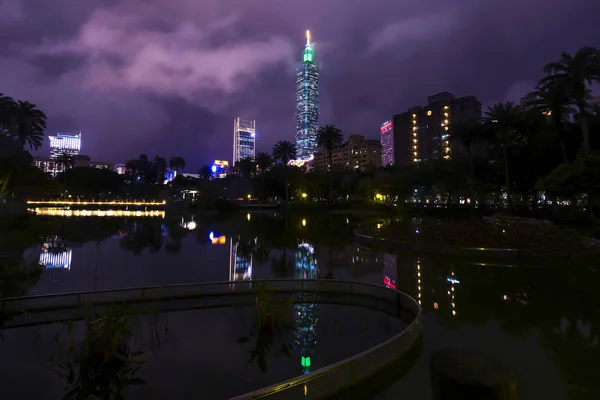 Cityscape Noite Vista Lignt Taipei Formosa Cidade Skyline Com Reflexão — Fotografia de Stock