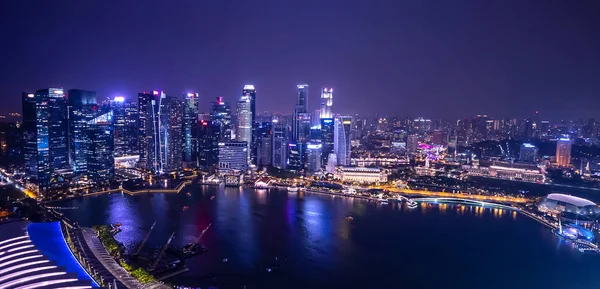 Singapur 10 Cityscape gece ışık görünümü — Stok fotoğraf