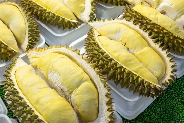 Gros Plan Jaune Frais Durian Roi Des Fruits Sur Marché Photos De Stock Libres De Droits