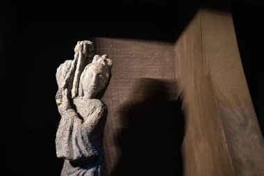 Geleneksel Çince heykeller önemsiz balastlar veya gemi balast olarak kullanılmıştır