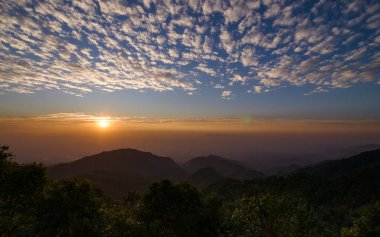 Monson bakış açısı, DOI Angkhang, Chiang Mai Tayland, güneş doğuyor