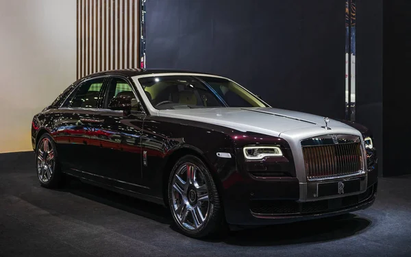 Bangkok, Thailand - March 31, 2019:  Luxury car manufactured by — Stock Photo, Image