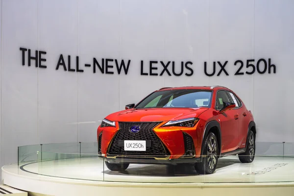 Bangkok, Thailandia - 7 aprile 2019: Nuovo SUV ibrido Lexus UX 250h — Foto Stock