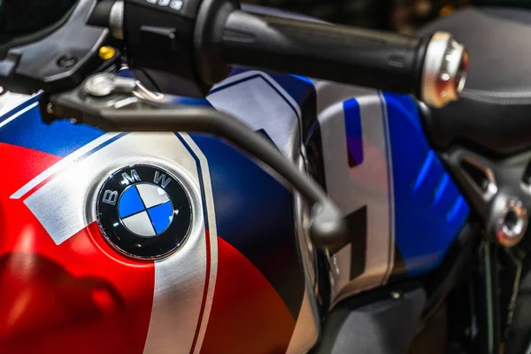 Bangkok, Thaiföld-március 31, 2019: BMW logo a BMW-R kilenc — Stock Fotó