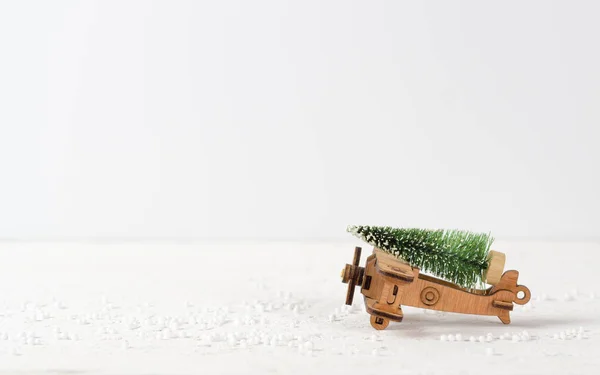 Boże Narodzenie tło z rustykalnym vintage drewniany samolot zabawki i — Zdjęcie stockowe