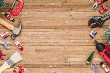 Mutlu Noeller ve Mutlu Yıllar El Altında Tutulma Aletleri