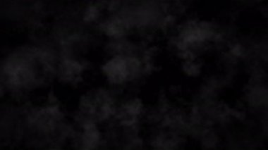 Kusursuz döngü animasyonu siyah arka planda gri siyah duman. Görüntünüzü kaplayan sis bulutu karanlık ve gizemli bir etki yaratıyor. 4K Koyu Duman Arkaplanı. 