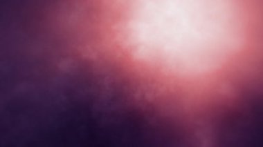 Siyah arka planda mor dumanlı muhteşem dumanlar. 4K kusursuz döngü dramatik atmosferik duman etkisi Cadılar Bayramı arka plan konsepti için. VFX elementi. arkaplan yavaş çekimde.