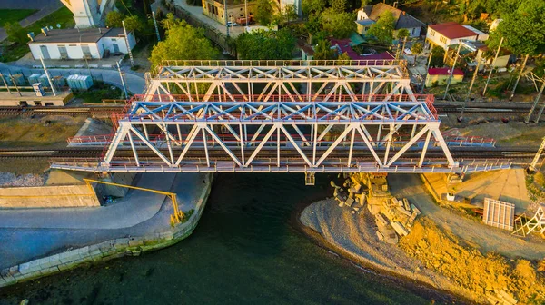Drone Vista Ponte Ferroviária Sobre Rio Matsesta Dia Ensolarado Verão — Fotografia de Stock