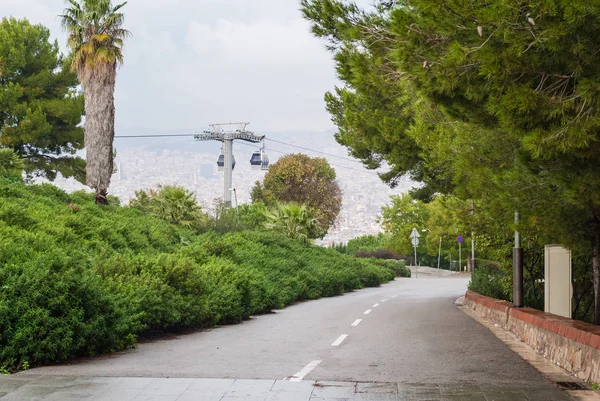 Road on Montjuic Hill, Barcelona, Spanje — Stockfoto