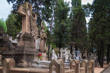 Montjuic Mezarlığı'nda melek heykeli ile Mezar, Barselona, S