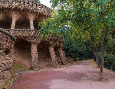Park Guell'deki viyadük ve patika, Barselona, İspanya
